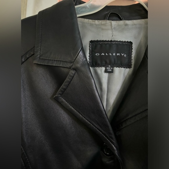 Women’s Leather Jacket/Blazer - Picture 4 of 5